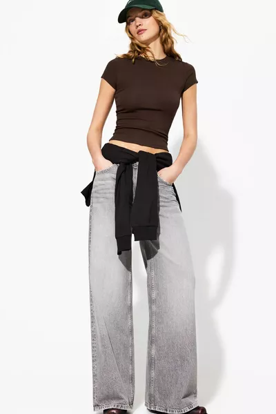 T-Shirt mit kurzem Arm und Rundhalsausschnitt