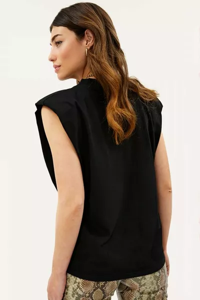 تيشيرت Mad Girls بأكتاف سوداء 