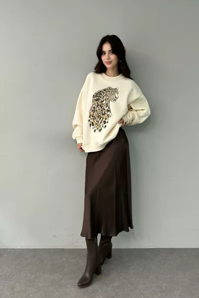 تنورة ساتان مائلة