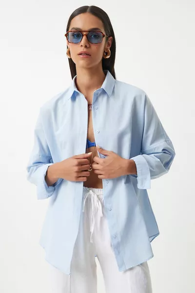 قميص أساسي كبير الحجم أزرق سماوي 