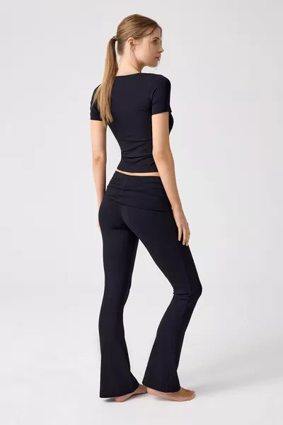 x Melodi Black Body-Fitting T-Shirt Short Fitted