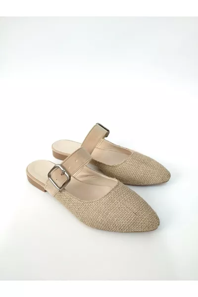 صندل نسائي بيج بقشة ومزود بإبزيم