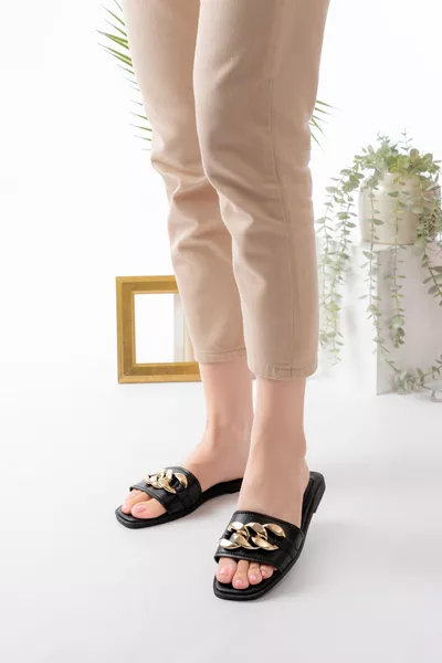 صنادل نسائية بسلسلة للهواء الطلق والشوارع والشاطئ