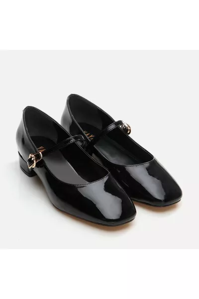 ماري جين نسائية سوداء بكعب عريض