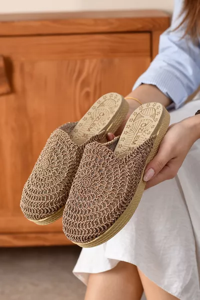 صندل نسائي يومي مريح مطرز منسوج لشبكة عطلة