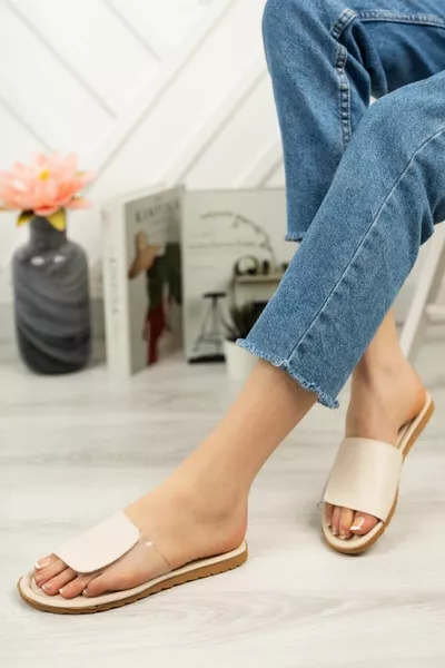 شبشب نسائي شفاف