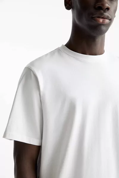 تي شيرت قطني أساسي بأكمام قصيرة