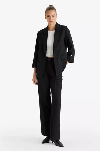 سترة بليزر عادية بياقة كلاسيكية وبسيطة AU