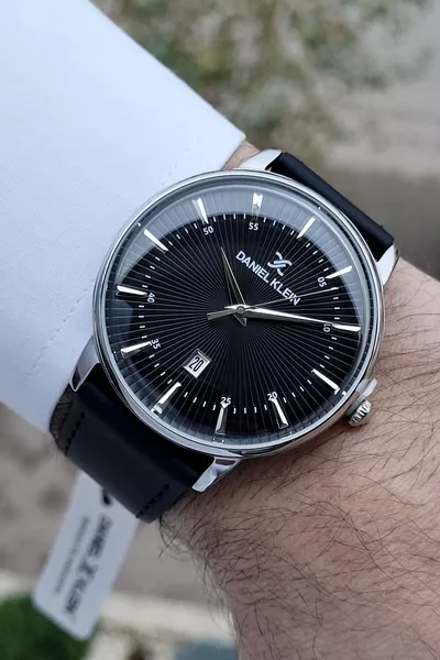 ساعة يد رجالية مع تقويم