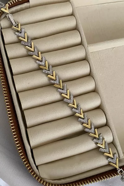 Bracciale Modello V con Pietra Zircone Bicolore e Piastra a Serie Speciale