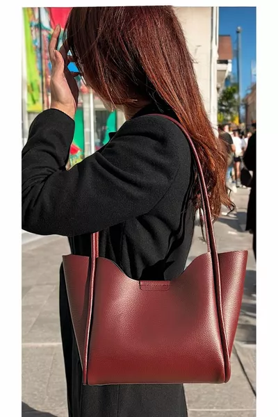 حقيبة يد وكتف نسائية بلون العنابي ومزودة بمغناطيس