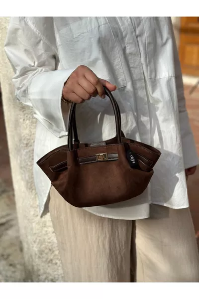 حقيبة يد وكتف نسائية من دنيس موديل، جلد سويدي بلون القهوة الداكنة