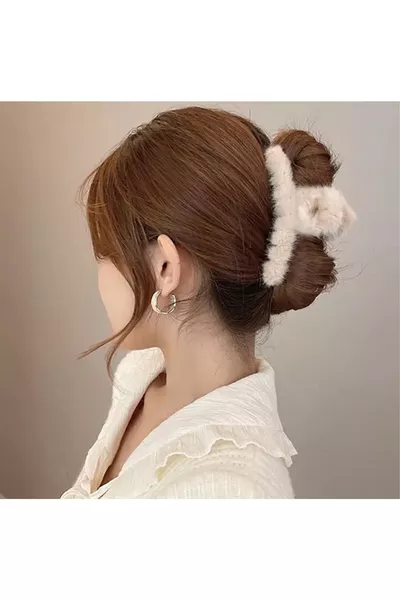 Мек плюшен щипка за коса