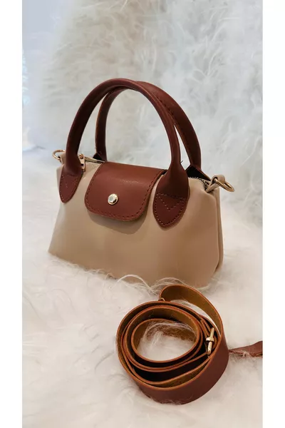 حقيبة يد وكتف متوسطة الحجم للنساء بمقبض من الجلد الصناعي بلون البيج الداكن