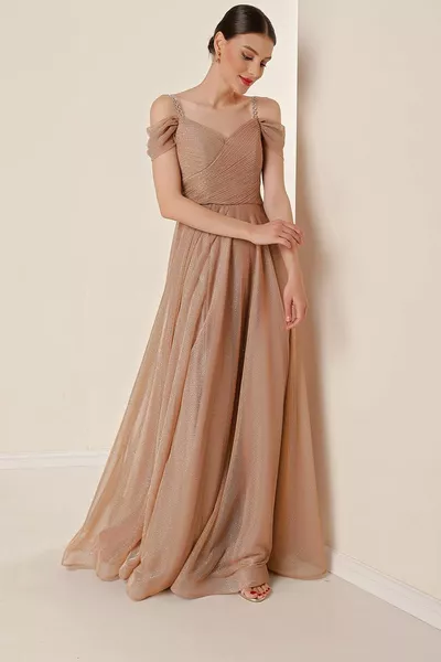 Askılı Düşük Kollu Astarlı Geniş Beden Aralıklı Uzun Simli Elbise