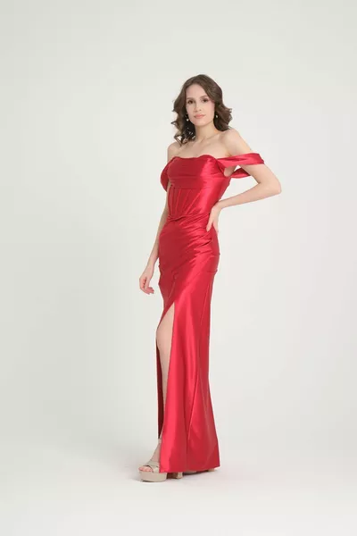 Kadın SATEN DÜŞÜK OMUZLU DEĞAJE YAKALI STRAPTES UZUN YIRTMAÇLI ABİYE ELBİSE