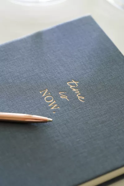  Твърда корица бележник, гладък, без редове, син