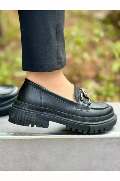 Лоферы на высокой подошве серебряная цепочка с аксессуарами