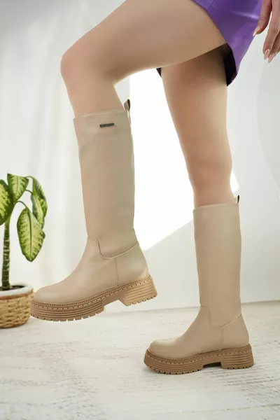  Бежови дамски ботуши