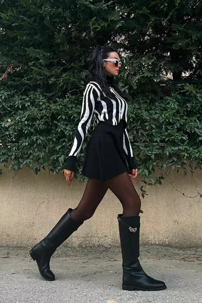 Laroc Black Buckle Detailed Flat Rider Women's Boots