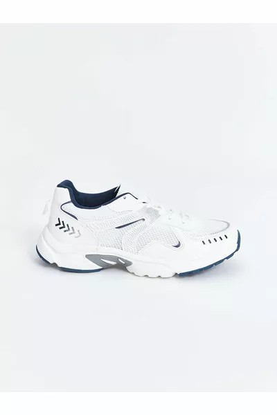 Женские кроссовки на шнуровке