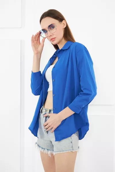 قميص أساسي طويل كبير الحجم أزرق داكن للسيدات