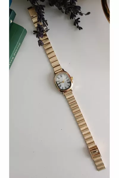 خمر الحد الأدنى من المعادن الفرقة البيضاوي الذهب المرأة ساعة اليد