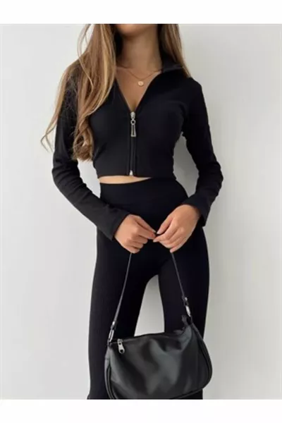 بلوزة قصيرة مضلعة بسحاب أسود