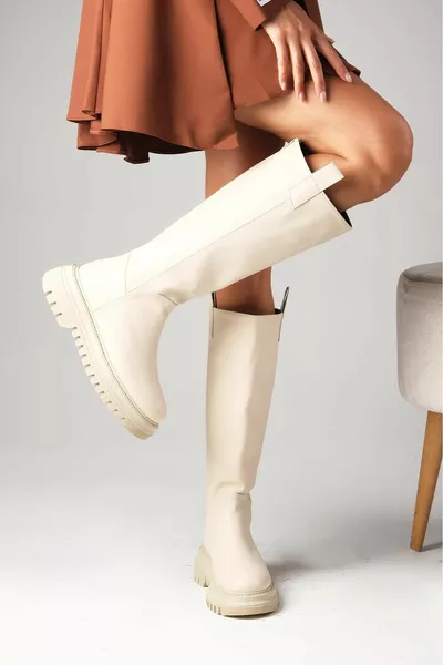 اللون البيج الفراء اصطف المرأة بسحاب الأحذية الخلفية