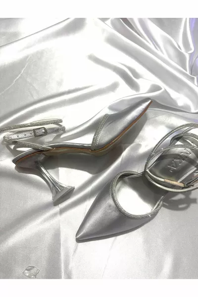 Dames Zilver Satijn 8 Cm Transparante Hakken Enkel Wrapping Stone Puntige Neus Avondschoenen