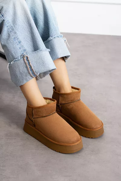 Дамска кафява мини велурена козина вътре с висока дебела подметка зимни ботуши и ботуши