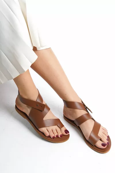 صنادل نسائية من الجلد الطبيعي المصنوع يدويا - 