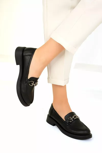 حذاء كاجوال نسائي أسود 