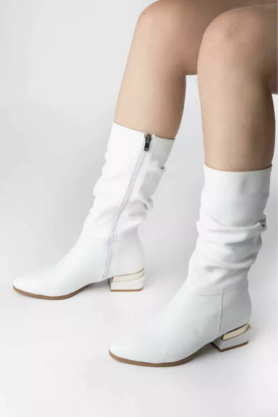 أحذية نسائية طويلة 