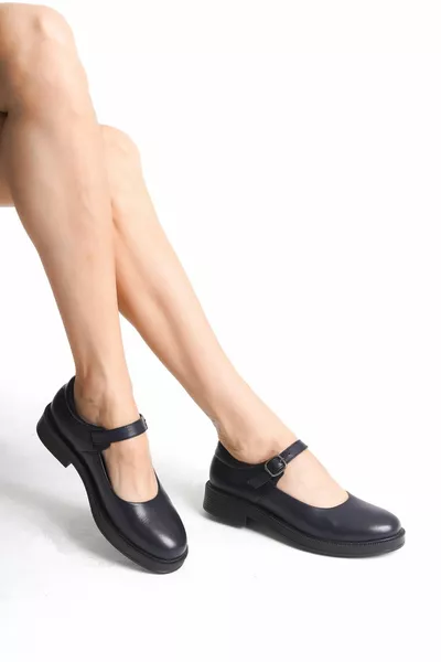 Ernila أحذية جلد طبيعي نسائي قبعة صلبة أحذية المتسكع