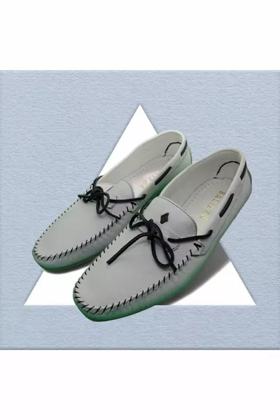 Мужские белые лоферы из натуральной кожи