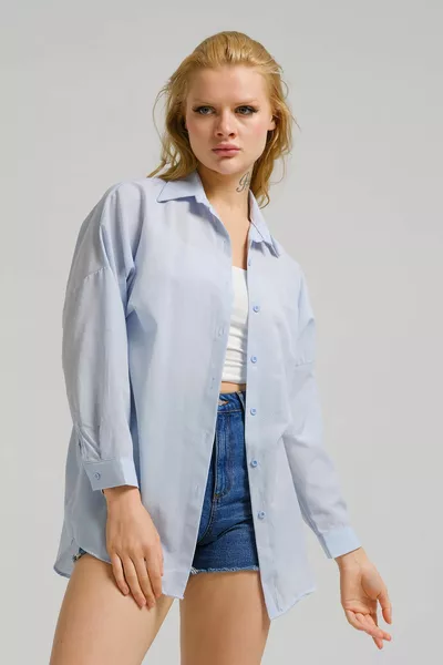 قميص أساسي طويل أزرق فاتح للسيدات 