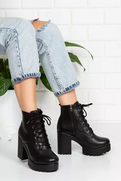 Damenschuhe mit hoher Sohle