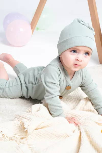 زر خشبي قبعة صغيرة بذلة الطفل مجموعة