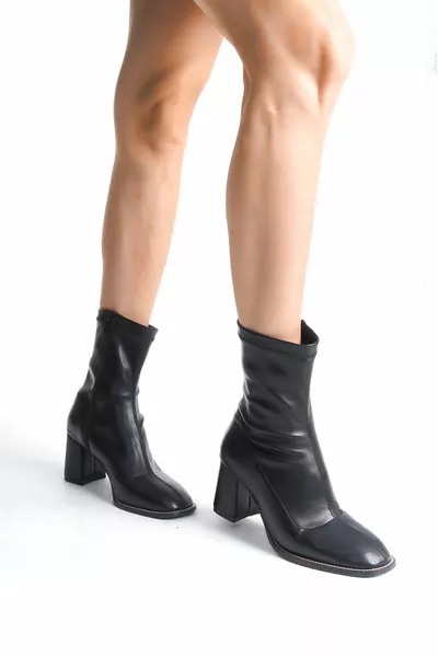 Women's Avis Black Classic Stretch Boots
