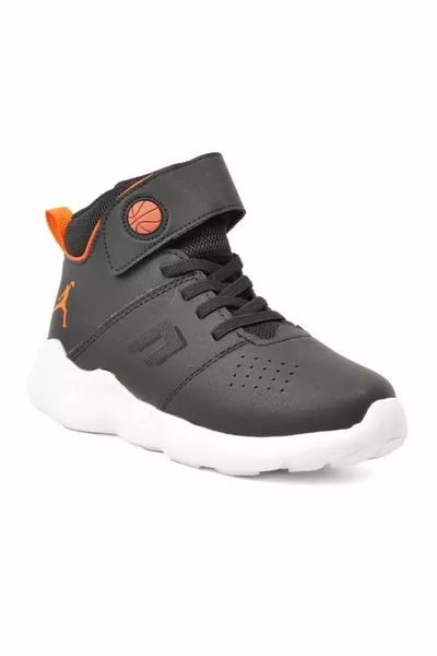 حذاء كرة سلة أسود للأطفال