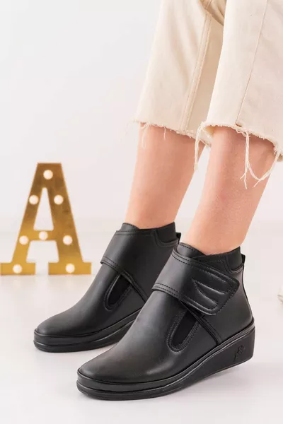 أحذية الأم الفيلكرو المريحة