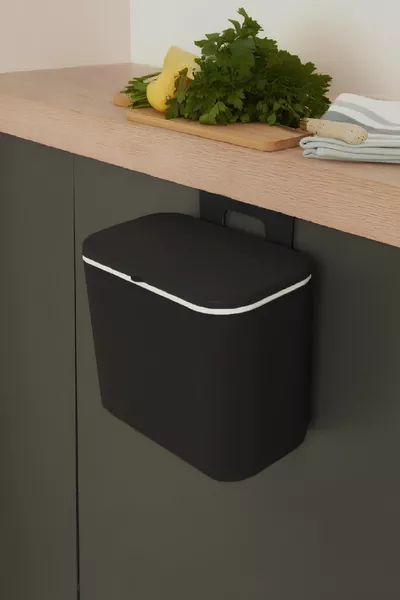 Vailo Черно 8 л Кухненска кош за боклук с поставка за плота и шкаф