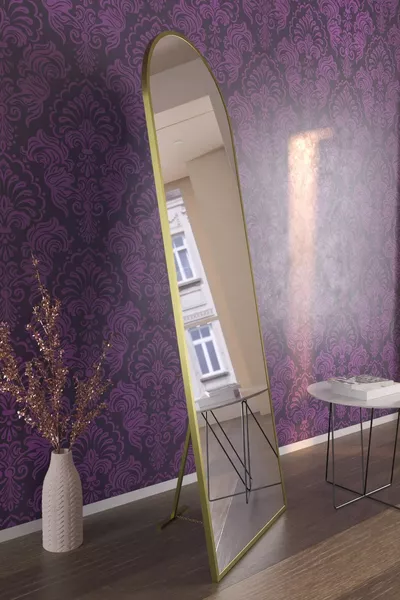 Specchio da terra per influencer con cornice ovale in metallo dorato cm