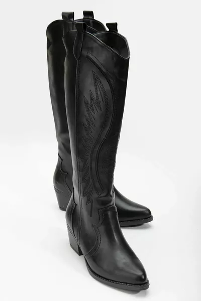 جلد أسود مطرز أحذية نسائية من رعاة البقر الغربيين غير مضغوطة 