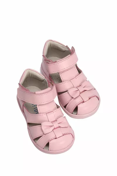  حذاء الخطوة الأولى 