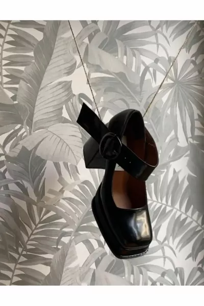 Küt Burunlu - Yüksek Dolgu Topuklu Ayakkabı