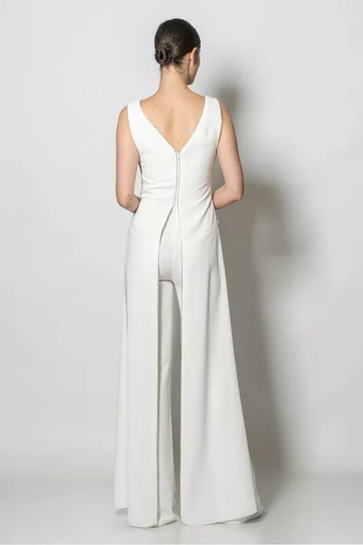 Комбинезон с каменными полосками по краям