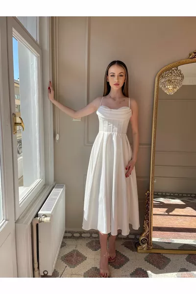 Robe midi en satin d’organza à bretelles