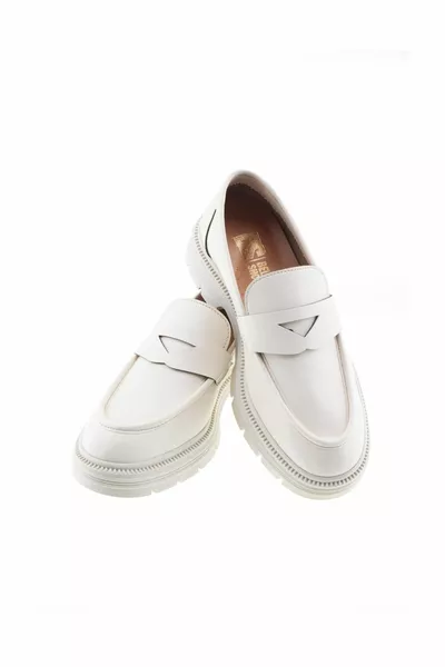 Beige loafer damesschoenen